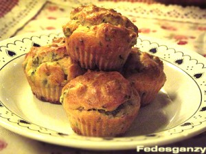 Muffin Salati: prosciutto, piselli e pecorino